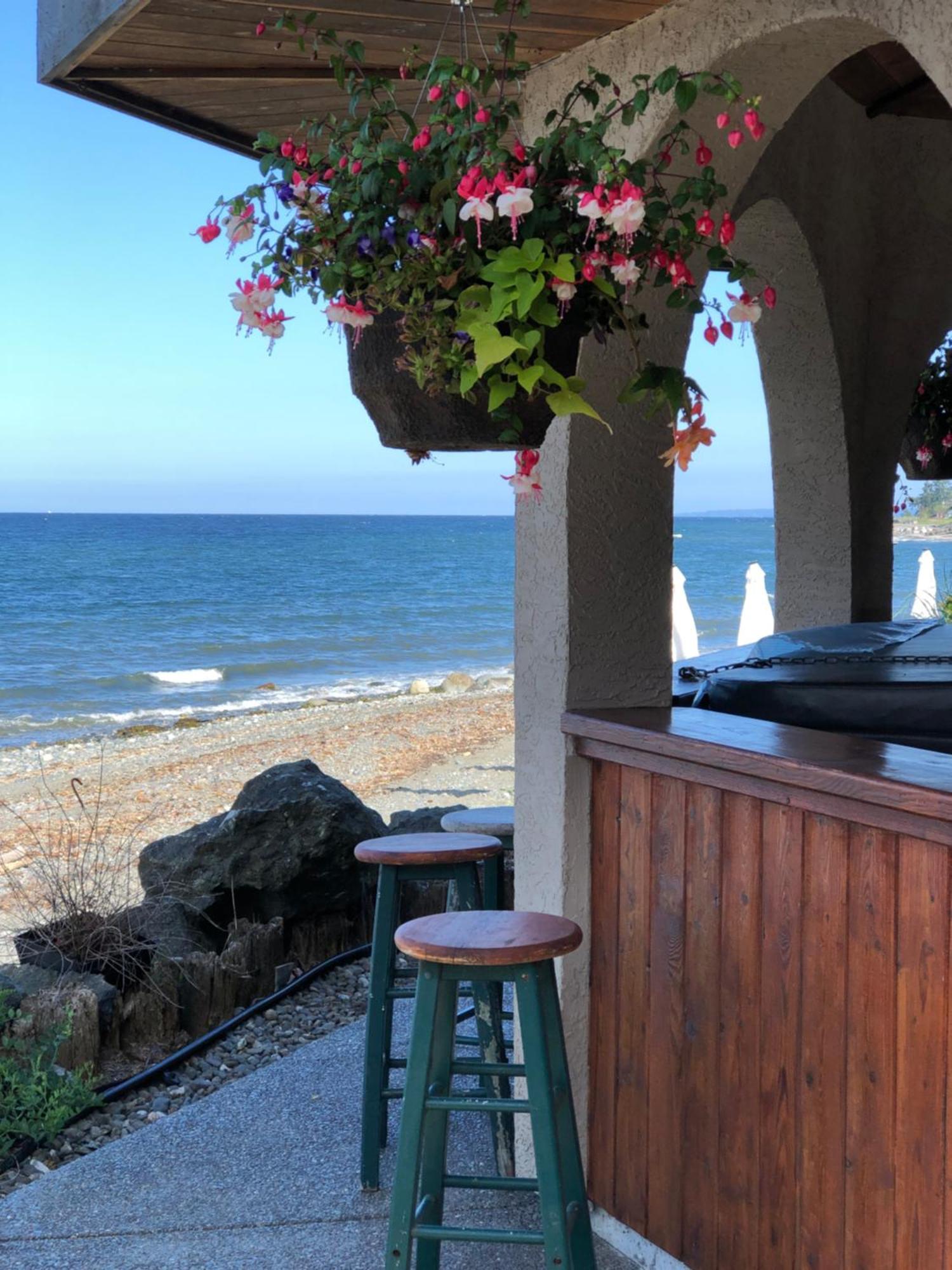 Qualicum Breeze Beach Resort Bowser Buitenkant foto