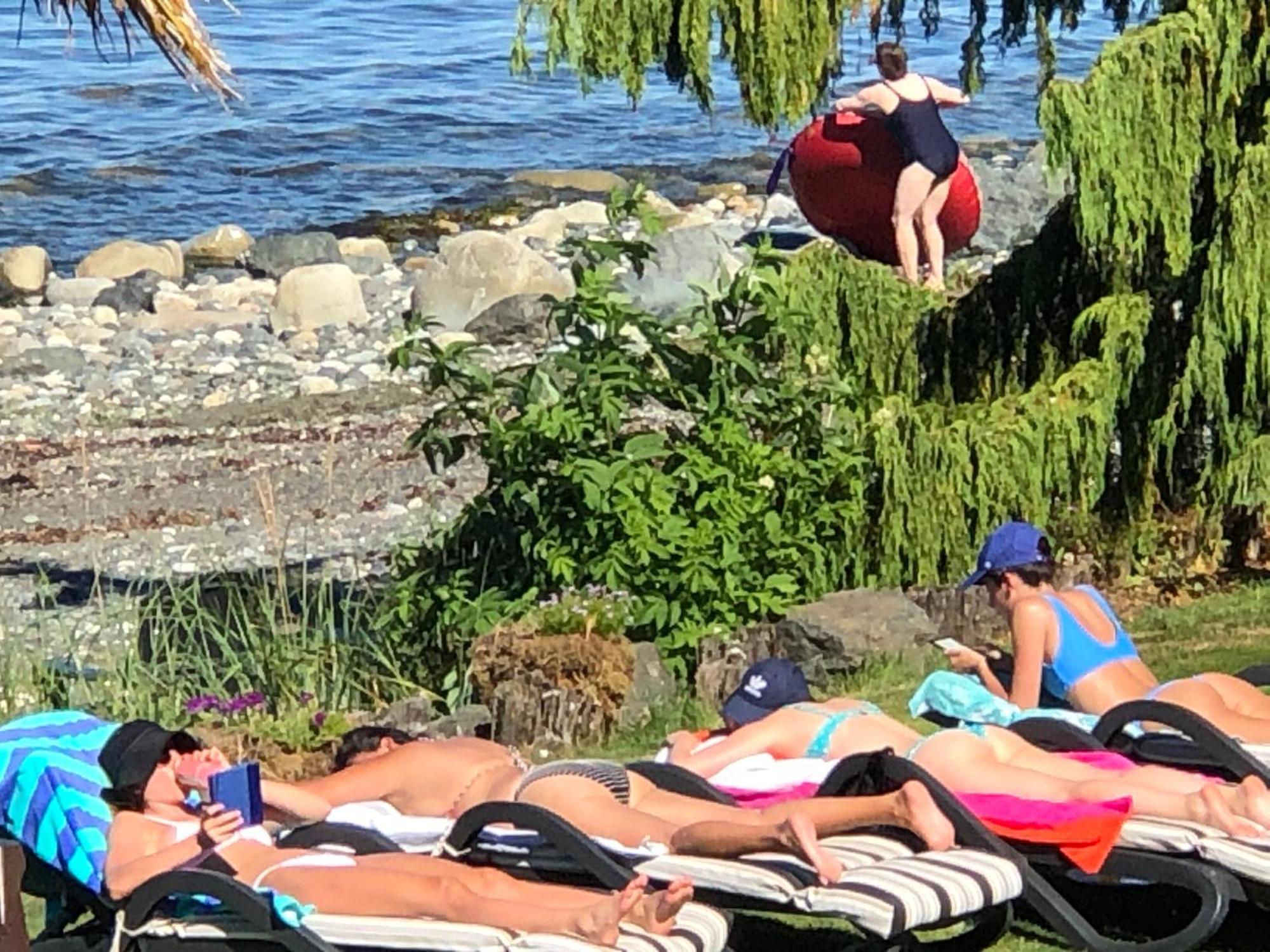 Qualicum Breeze Beach Resort Bowser Buitenkant foto